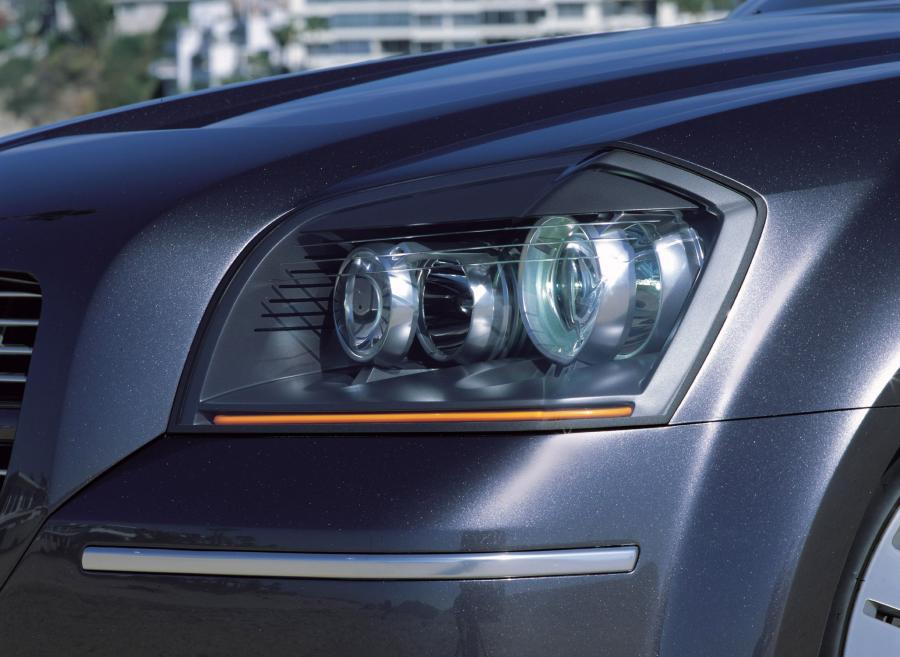  Dodge Magnum SRT8 Concept 2003 года  (фото 11 из 22)